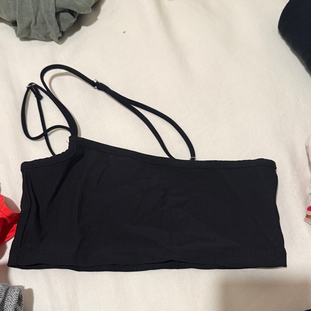 Edikted Black One-Shoulder Crop Top Bra